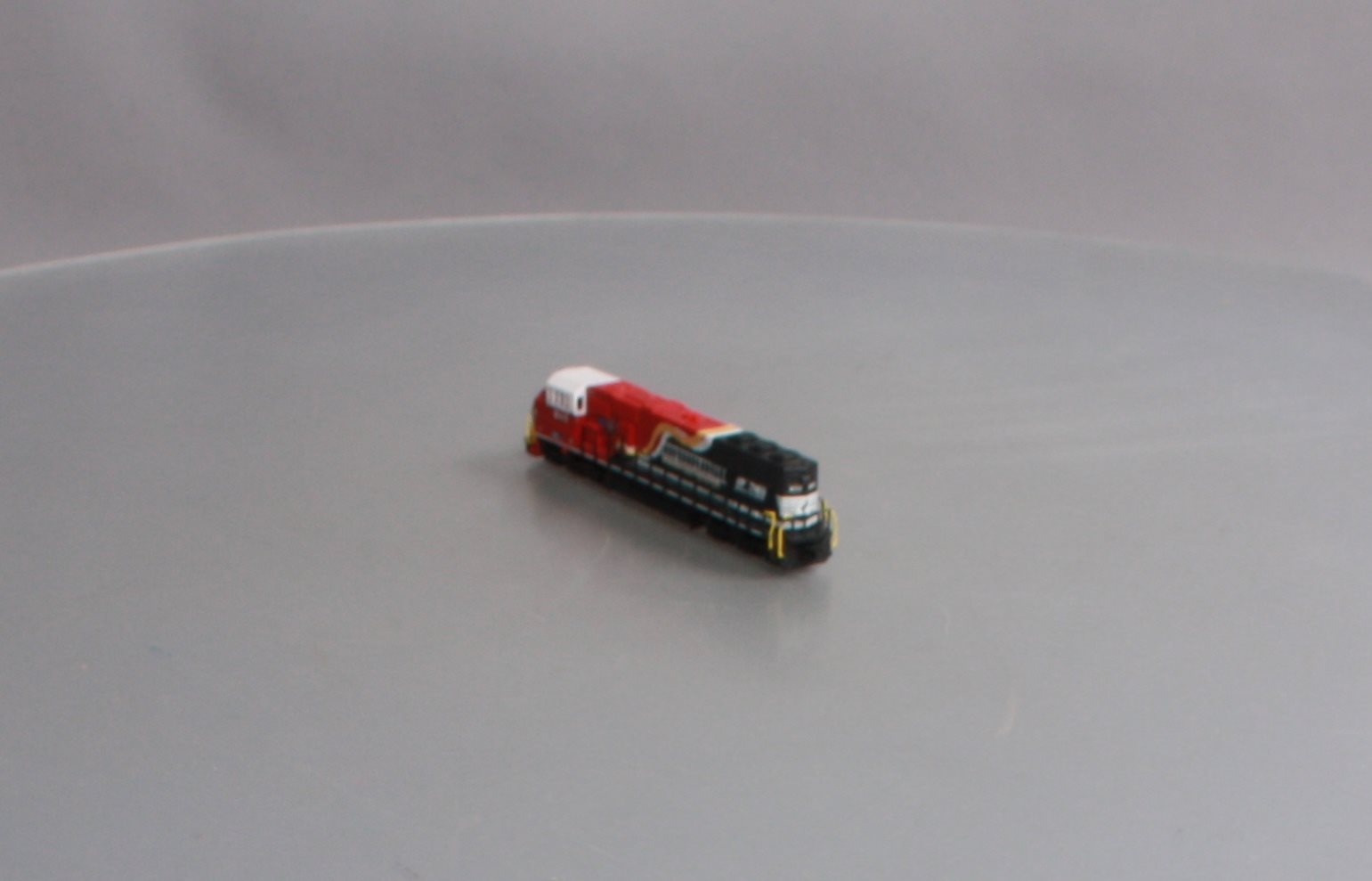 Atlas 40003991 N NS Honoring First Responders EMD SD-60E Diesel Loco #9-1-1