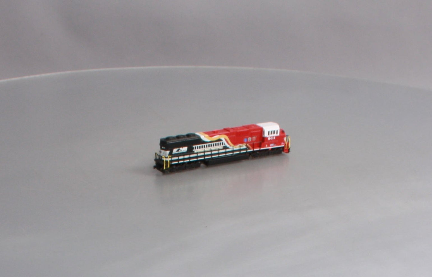Atlas 40003991 N NS Honoring First Responders EMD SD-60E Diesel Loco #9-1-1