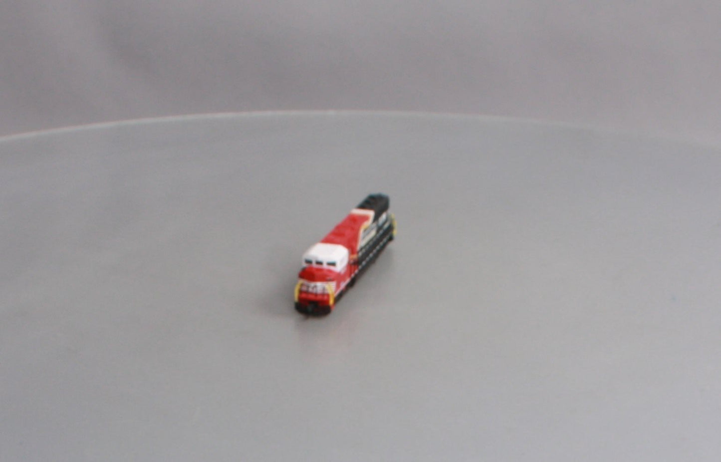 Atlas 40003991 N NS Honoring First Responders EMD SD-60E Diesel Loco #9-1-1