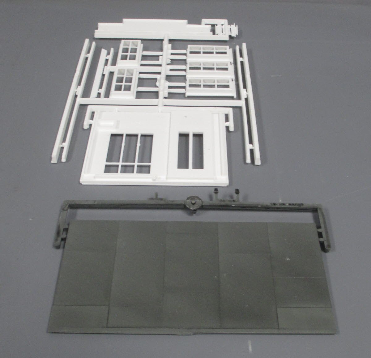 Pola 62200 G Scale Santa's Workshop Building Kit