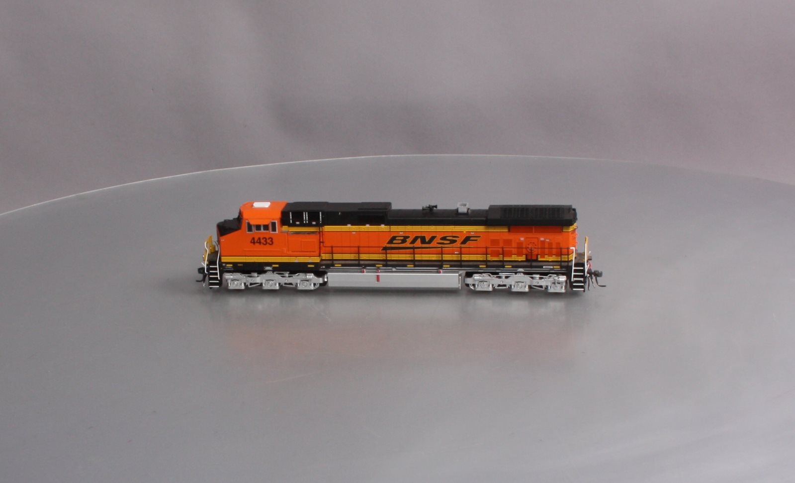 MTH 80-2286-1 HO Burlington Northern & Santa Fe Dash-9 Diesel Engine #4433