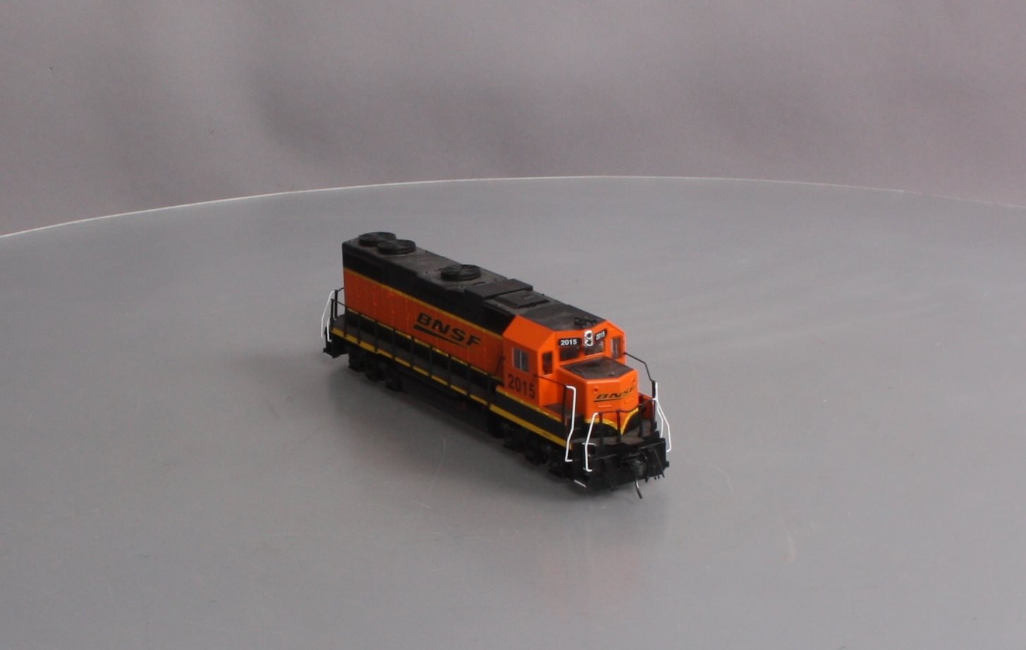 MTH 85-2017-1 HO Burlington Northern Santa Fe GP38-2 Diesel w/ P-S 3 #2015
