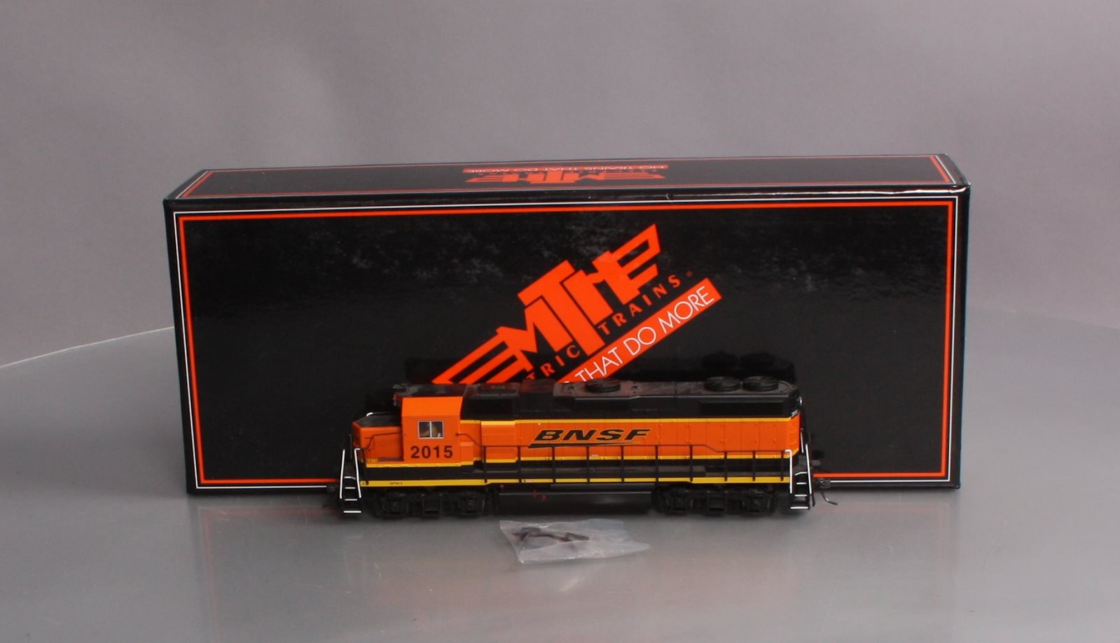 MTH 85-2017-1 HO Burlington Northern Santa Fe GP38-2 Diesel w/ P-S 3 #2015