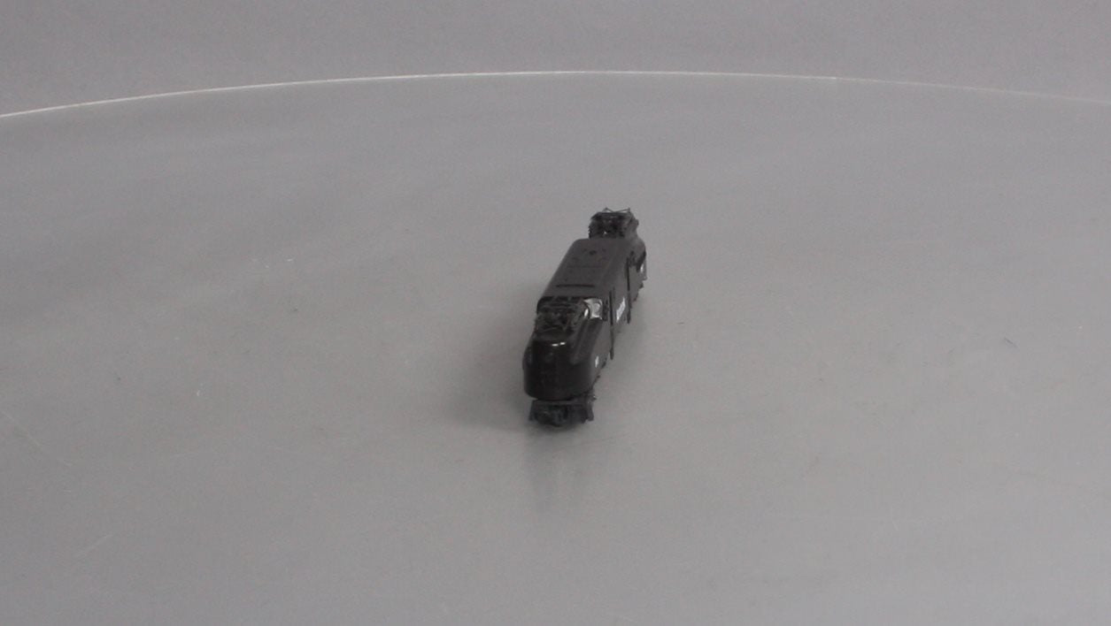 Kato 137-2021 N Amtrak GG-1 Electric Locomotive #913