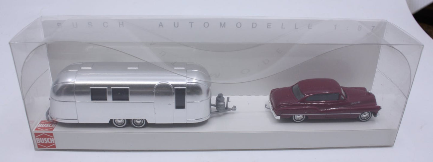Busch 44718 HO Maroon Buick With Silver Airstream