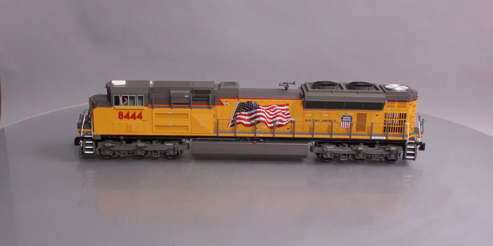 MTH 20-20519-1 Union Pacific SD70ACe Diesel Engine w/ P-S 3 #8444 (Hi-Rail)