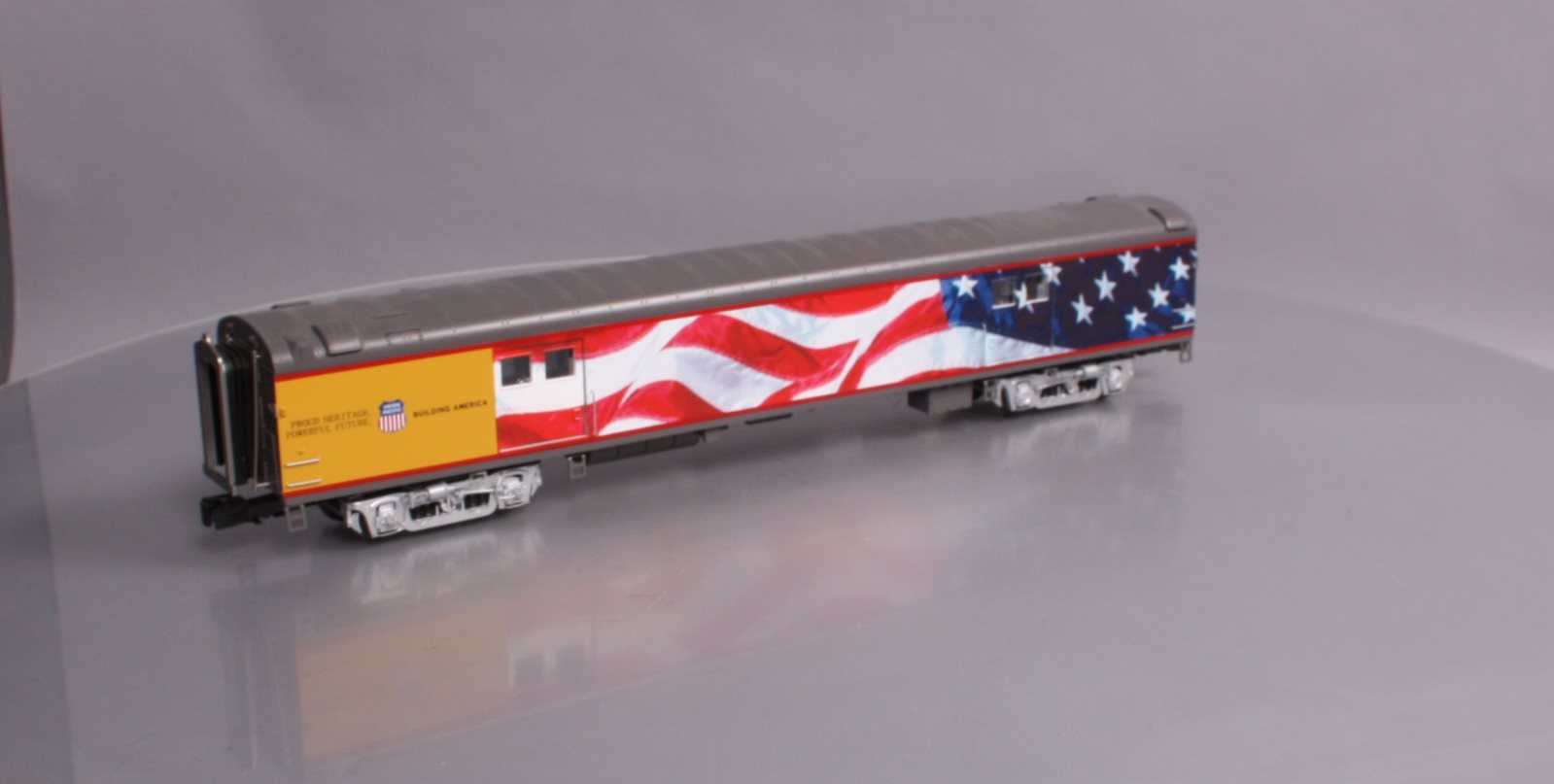 MTH 20-61032 O Union Pacific 70' Streamlined Baggage Car -Smooth