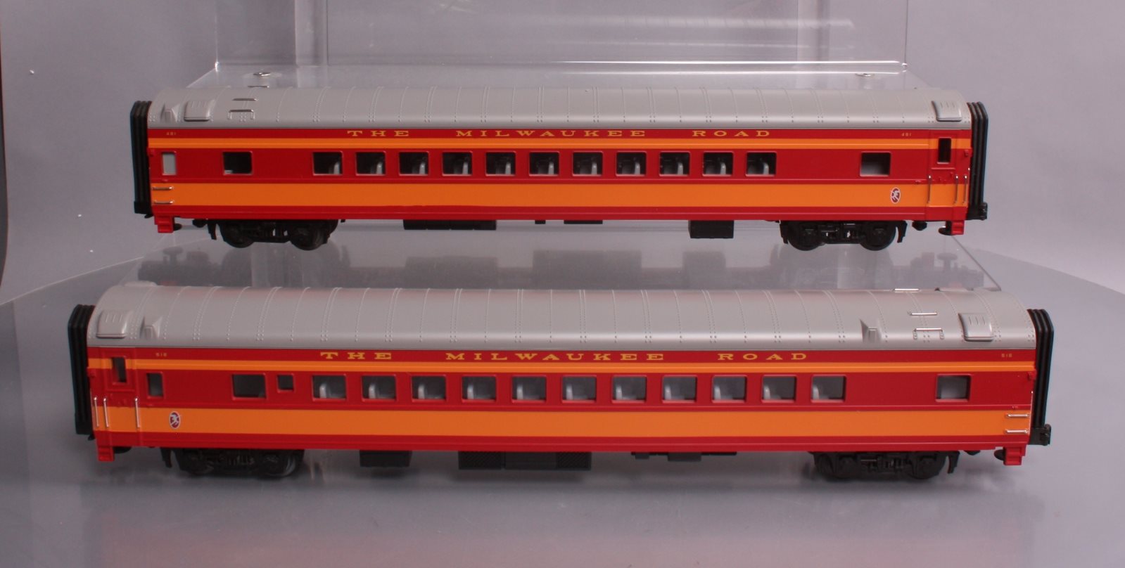 MTH 20-66173 Milwaukee 70' Streamlined Sleeper/Diner Car Set