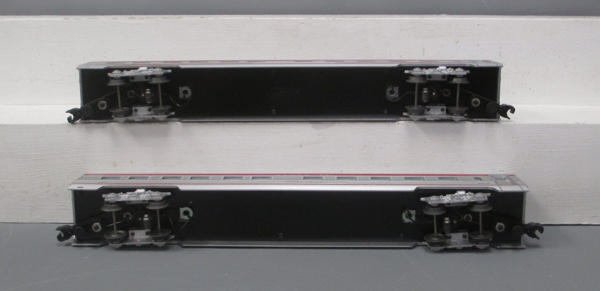 Williams 43110 Santa Fe 72' Streamline Passenger Cars (Set of 2)
