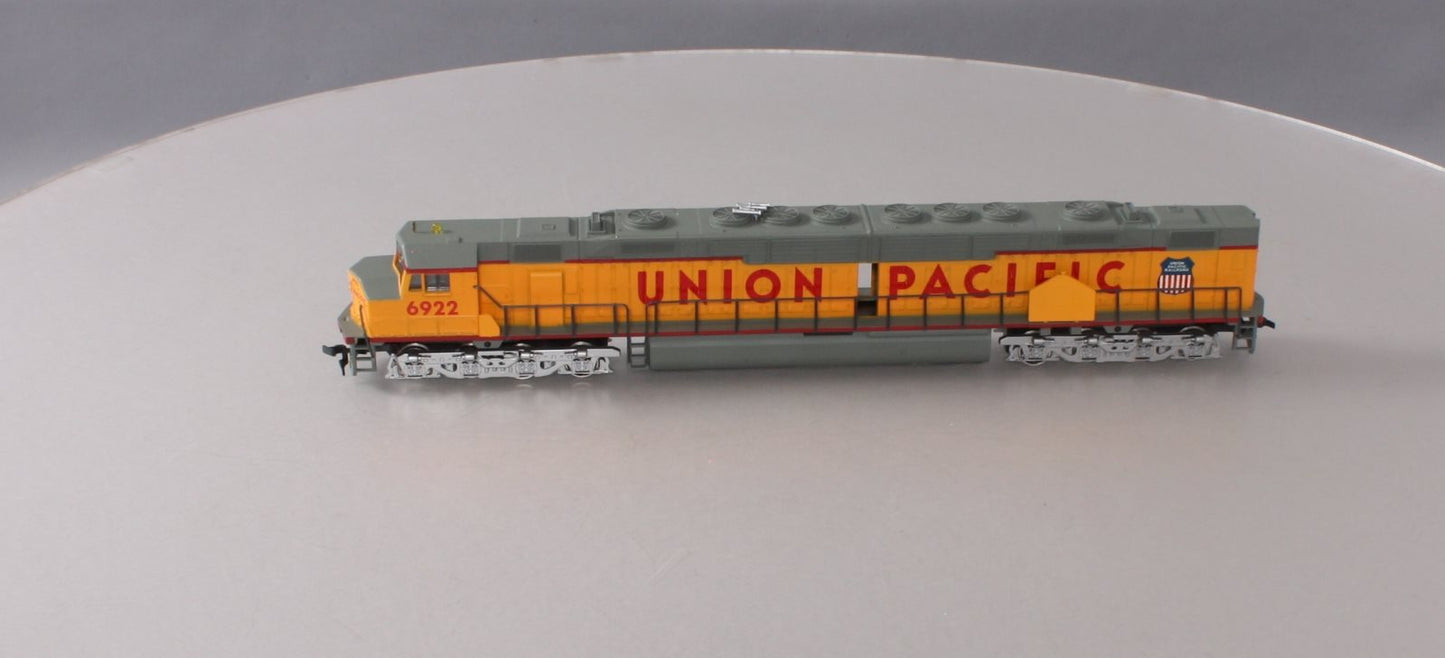 Bachmann 724 HO Union Pacific The Centennial DD40X Diesel Locomotive #6922