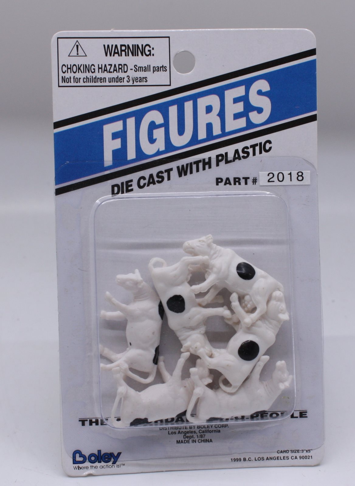Boley 2018 HO Scale White Cow with Black Spot Figure (Pack of 6)