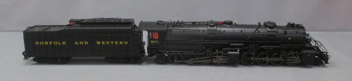 Lionel 6-82340 O N&W Y6B 2-8-8-2 Steam Locomotive & Tender