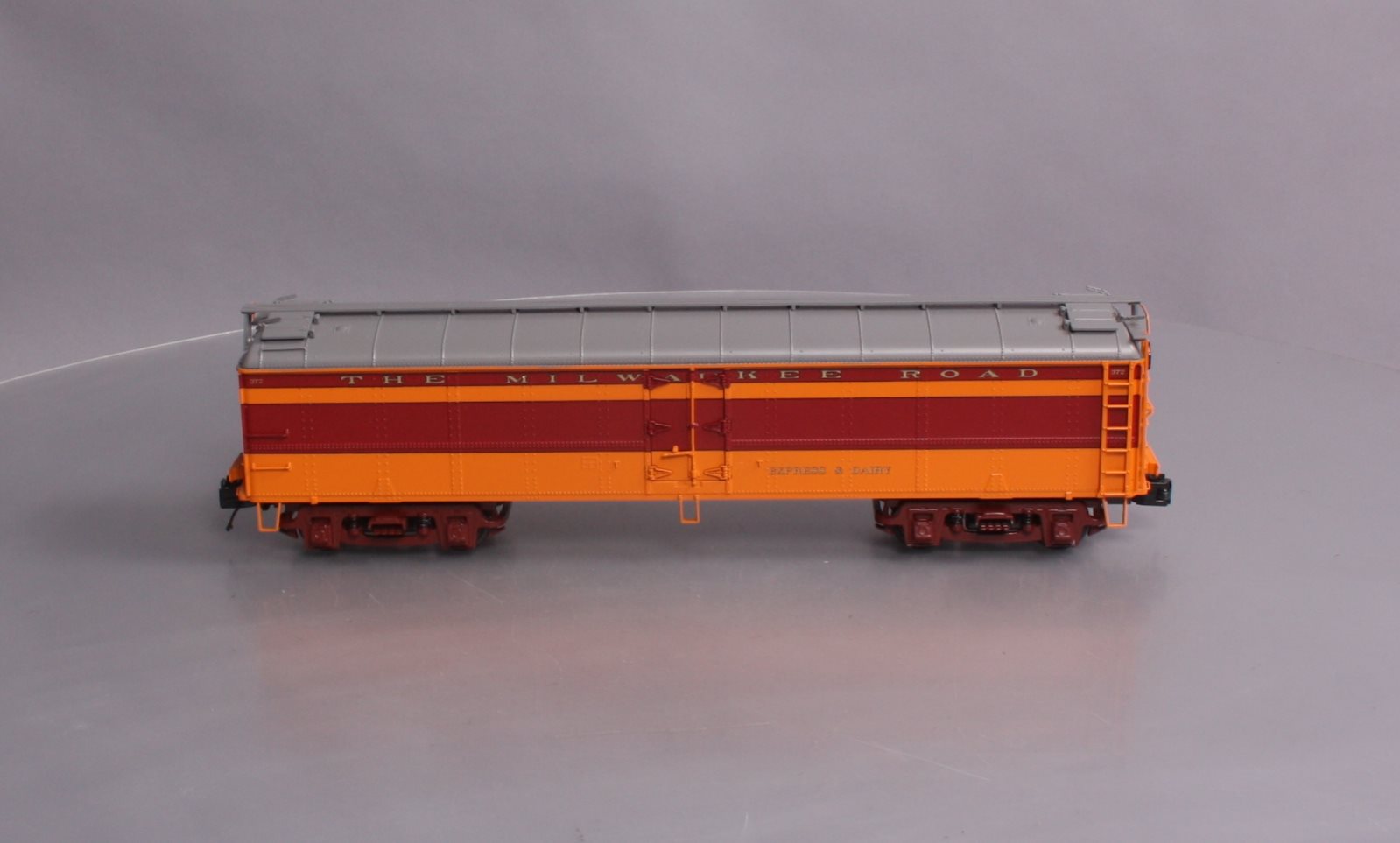 MTH 20-94154 O Gauge Milwaukee Road R50B Express Reefer Car V2