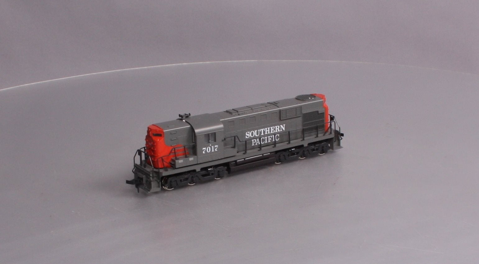 Atlas 8004 HO Southern Pacific RSD 12 Diesel Engine #7017 W/DC