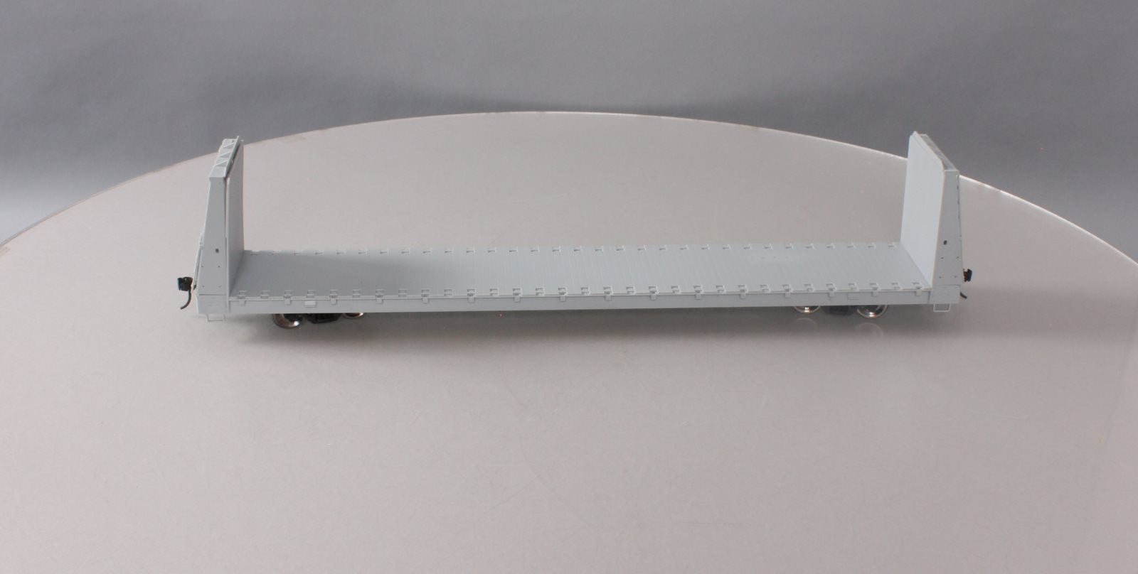 Atlas 2001750 Undecorated 62' Bulkhead Flat Car (2Rail)