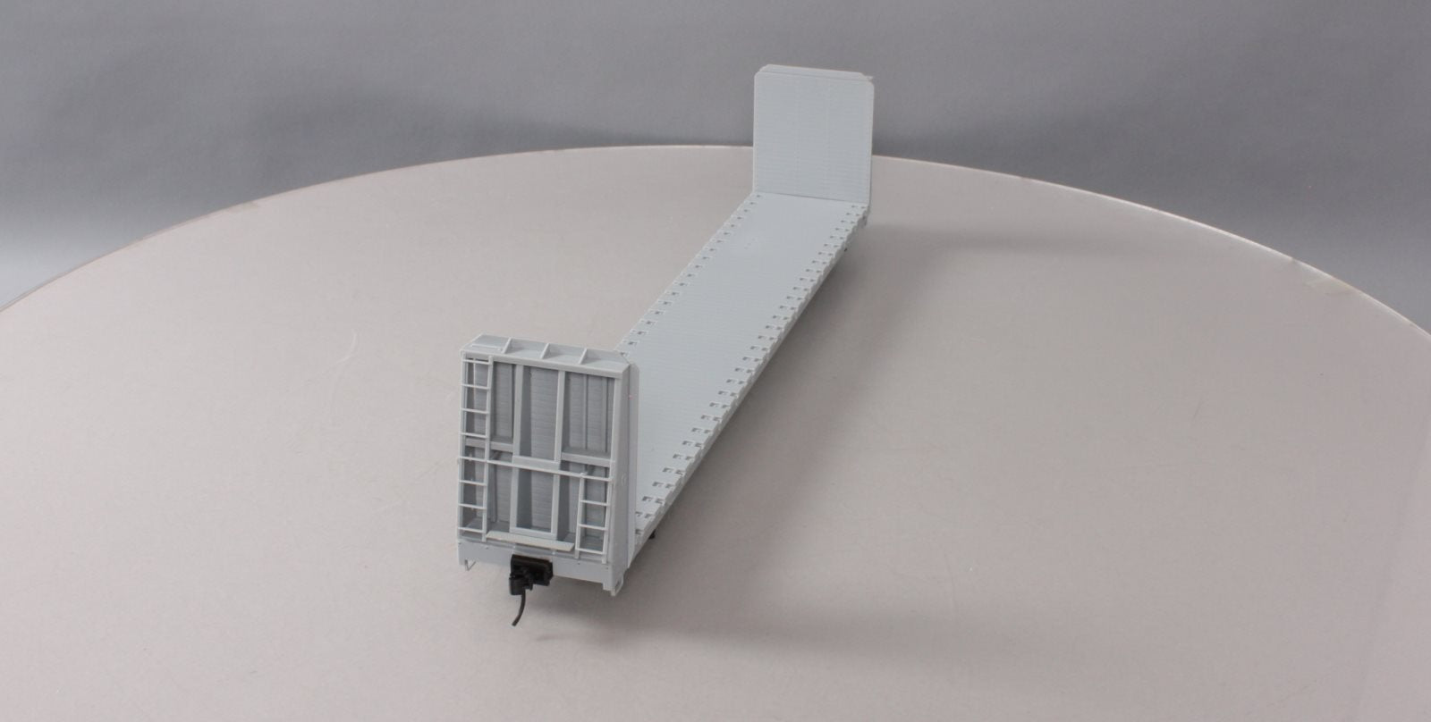 Atlas 2001750 Undecorated 62' Bulkhead Flat Car (2Rail)