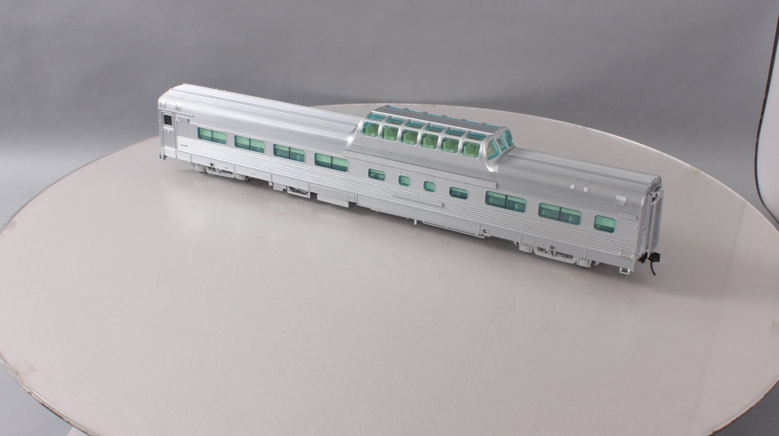 Atlas 3002150 Undecorated Streamlined Dome Coach w/o Conductor Window (2Rail)