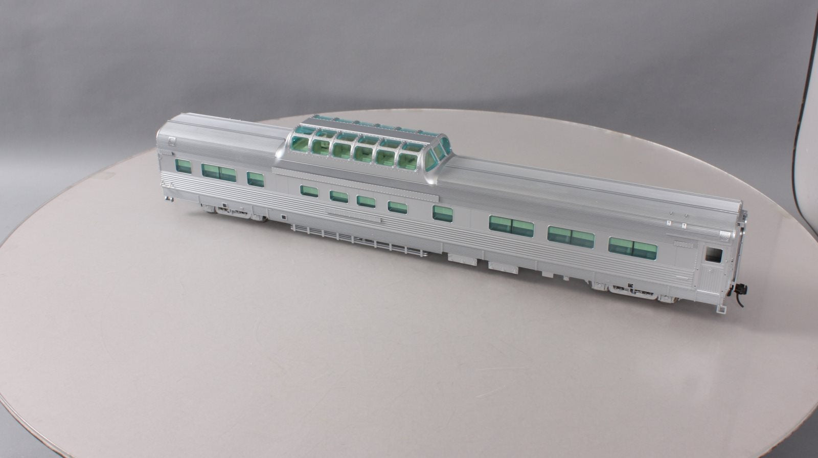 Atlas 3002150 Undecorated Streamlined Dome Coach w/o Conductor Window (2Rail)
