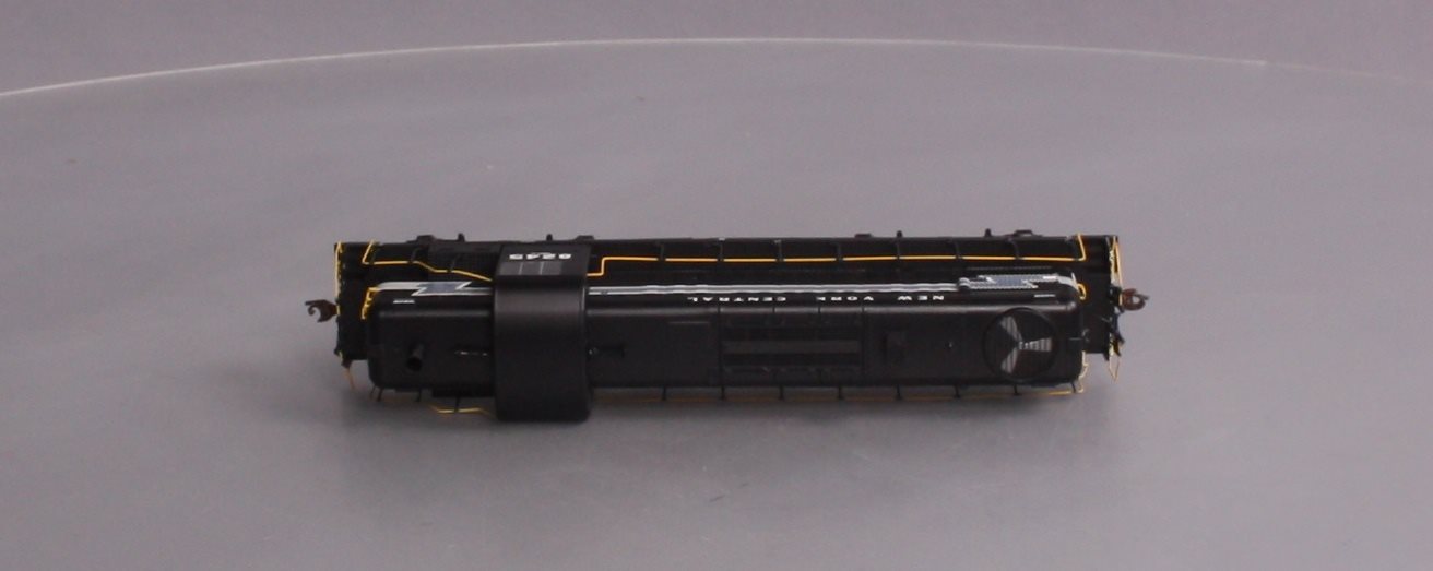 Athearn 96755 HO New York Central Ready to Run RS-3 Diesel Locomotive #8245