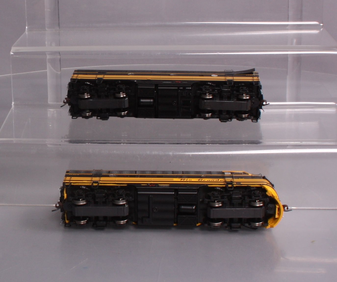 Athearn G22334 HO D&RGW F3 A/B Diesel Locomotive with DCC & Sound #5524, #5523