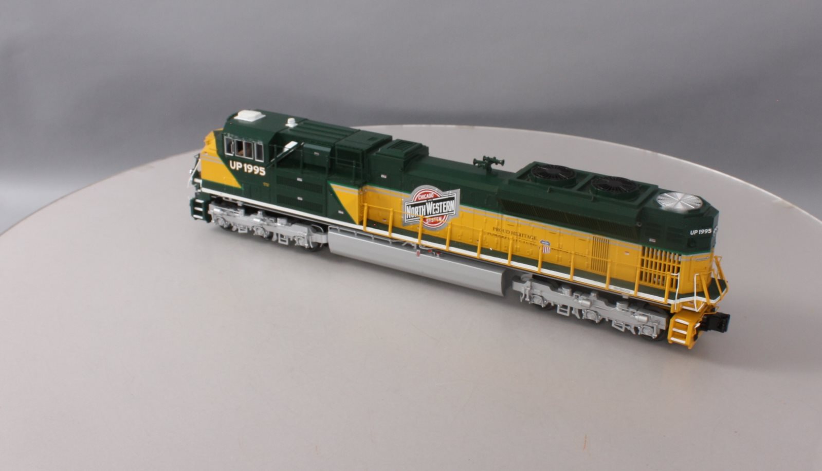 MTH 20-2769-1 C&NW SD70ACe Heritage O Gauge Diesel Train Set w/PS 2.0