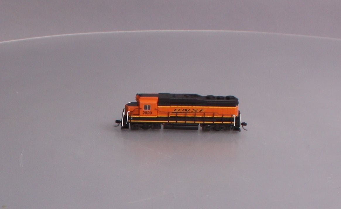 Atlas 40002434 N BNSF GP30 Diesel Locomotive #2820
