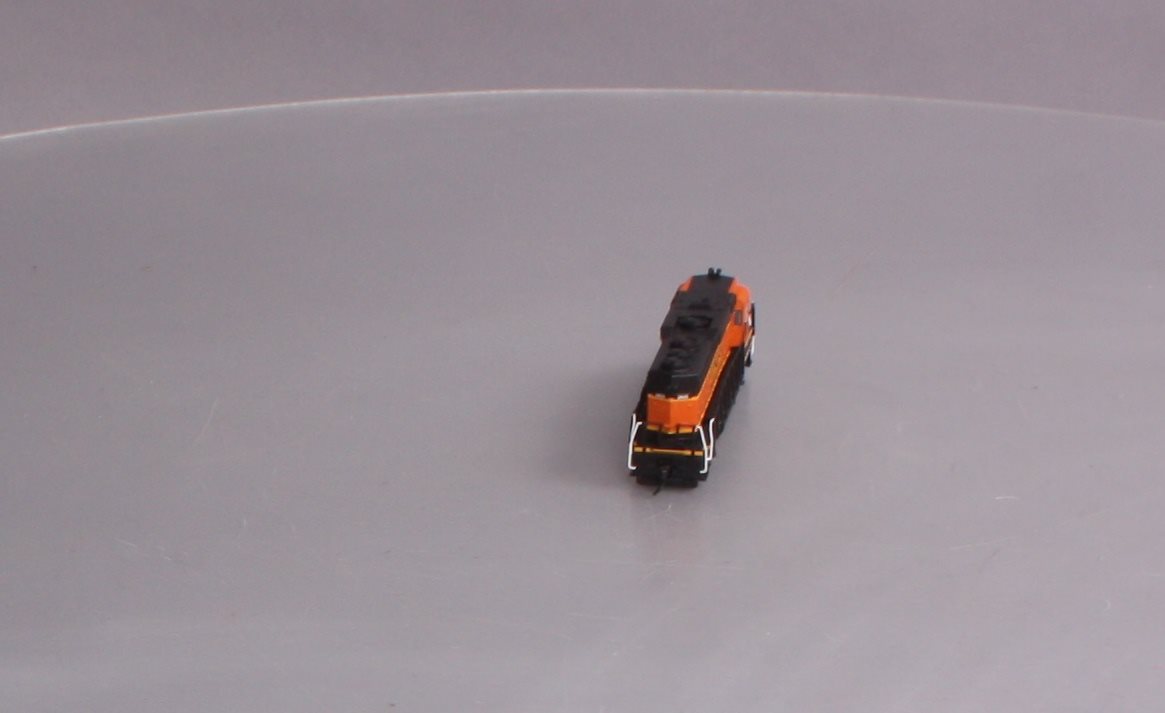 Atlas 40002434 N BNSF GP30 Diesel Locomotive #2820
