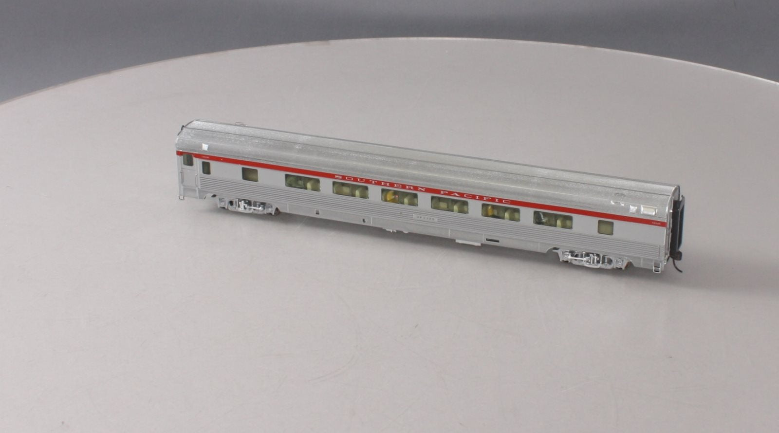 Walthers 932-15108 Southern Pacific Budd 46-Seat Coach