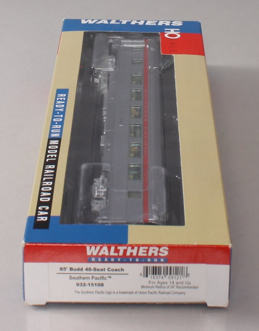 Walthers 932-15108 Southern Pacific Budd 46-Seat Coach