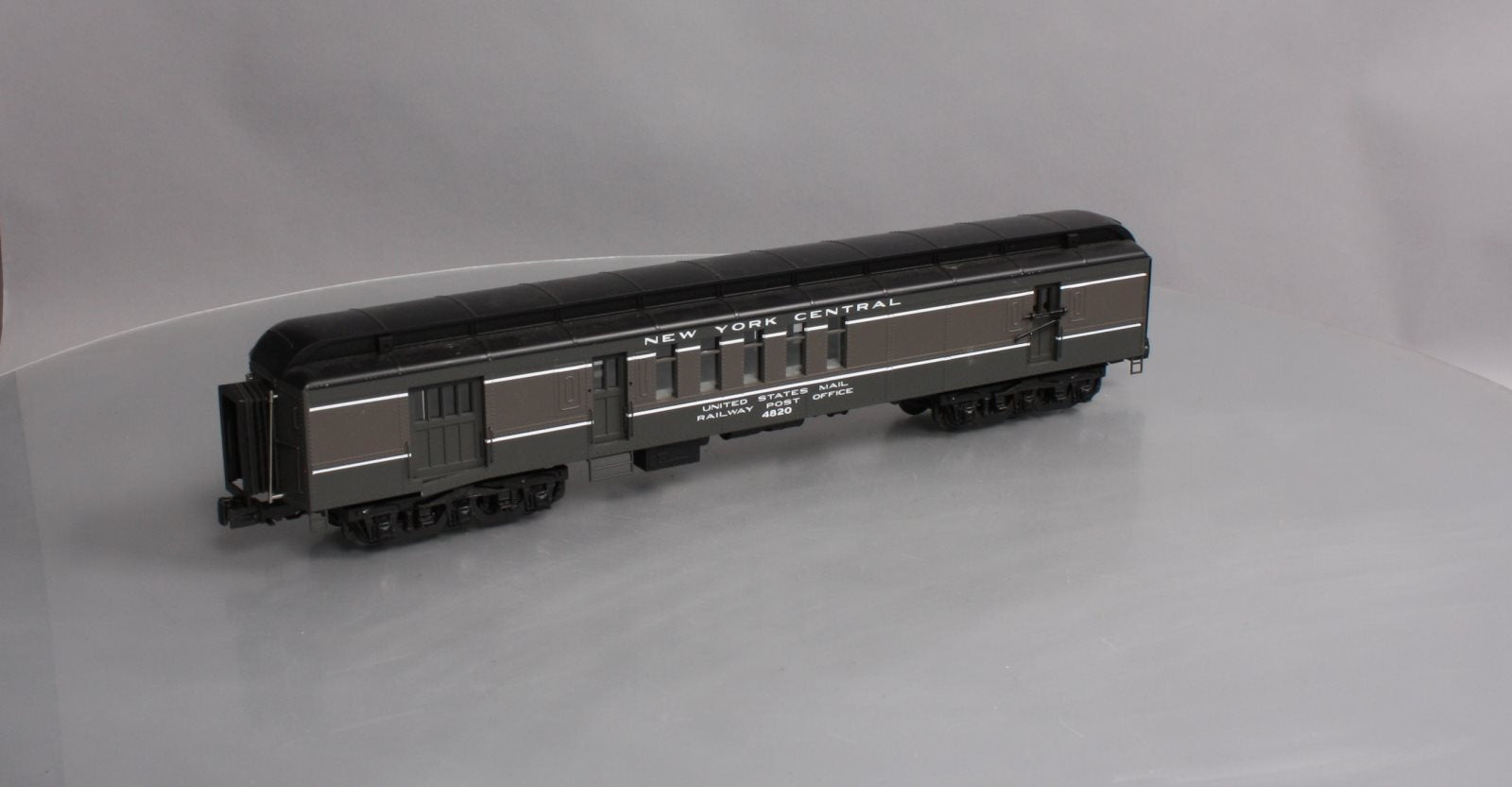 MTH 20-42014 NYC 70 Madison RPO Passenger Car