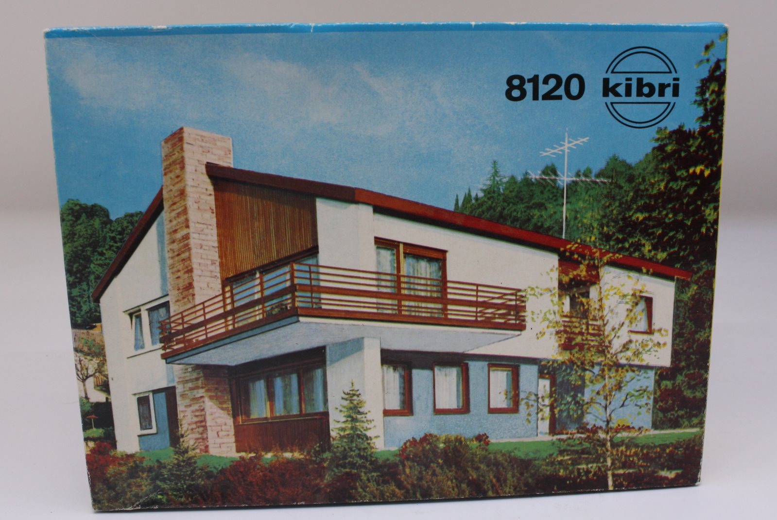 Kibri B-8120 HO Modern House Building Kit