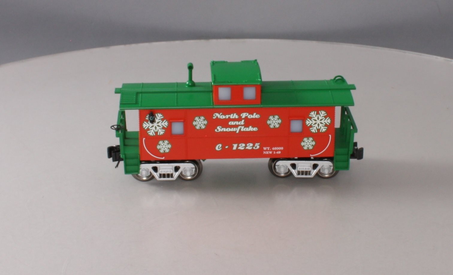 RMT 96950 O Christmas Caboose with Operating Marker Lights