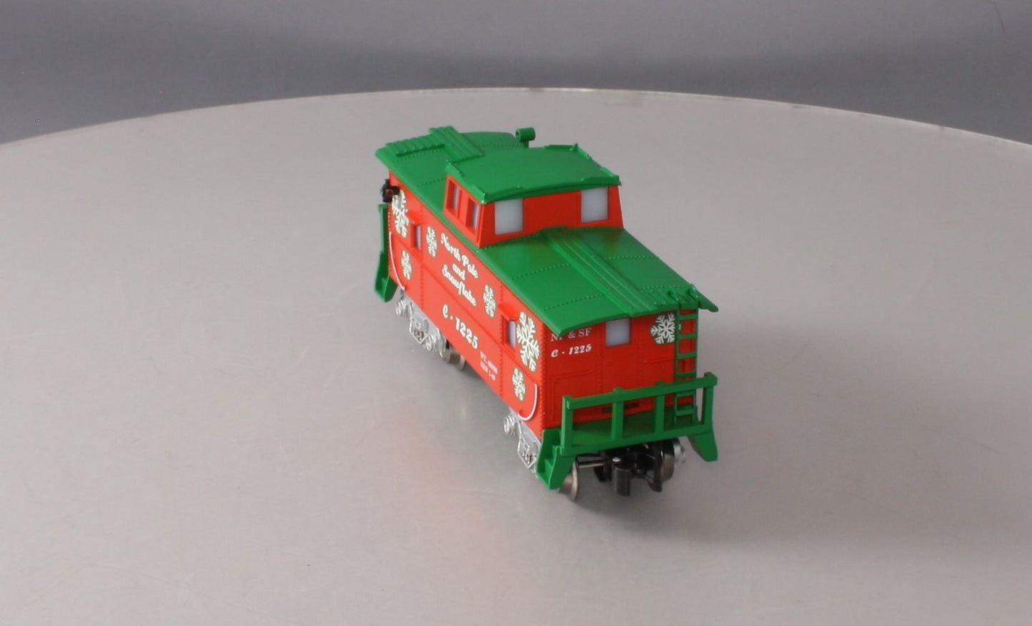 RMT 96950 O Christmas Caboose with Operating Marker Lights