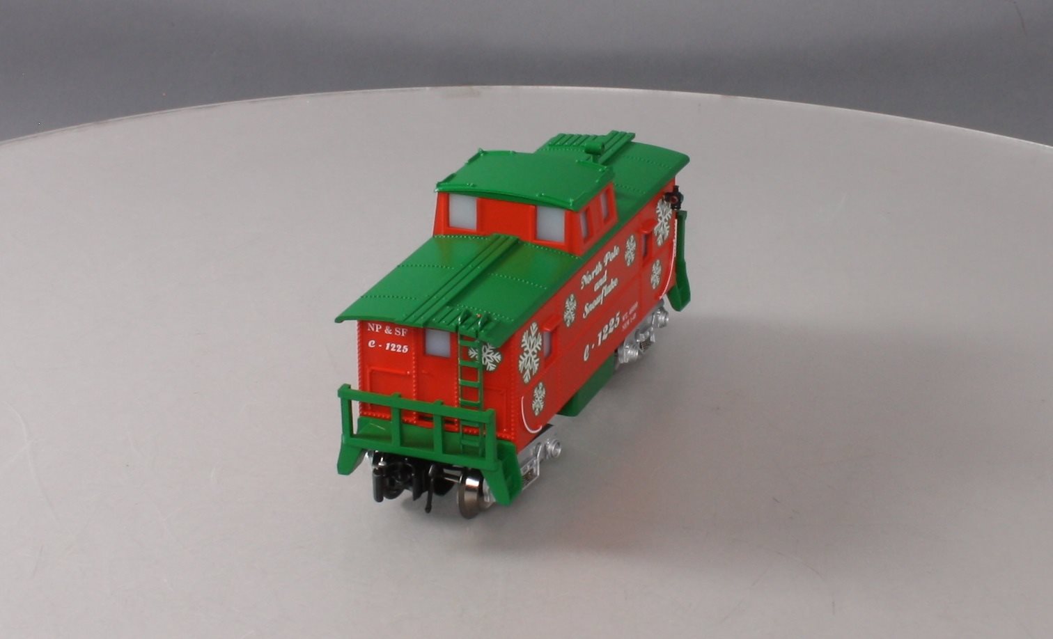 RMT 96950 O Christmas Caboose with Operating Marker Lights