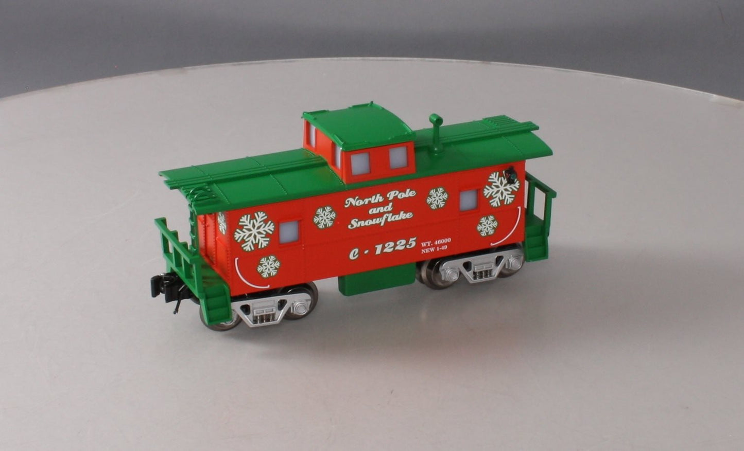 RMT 96950 O Christmas Caboose with Operating Marker Lights
