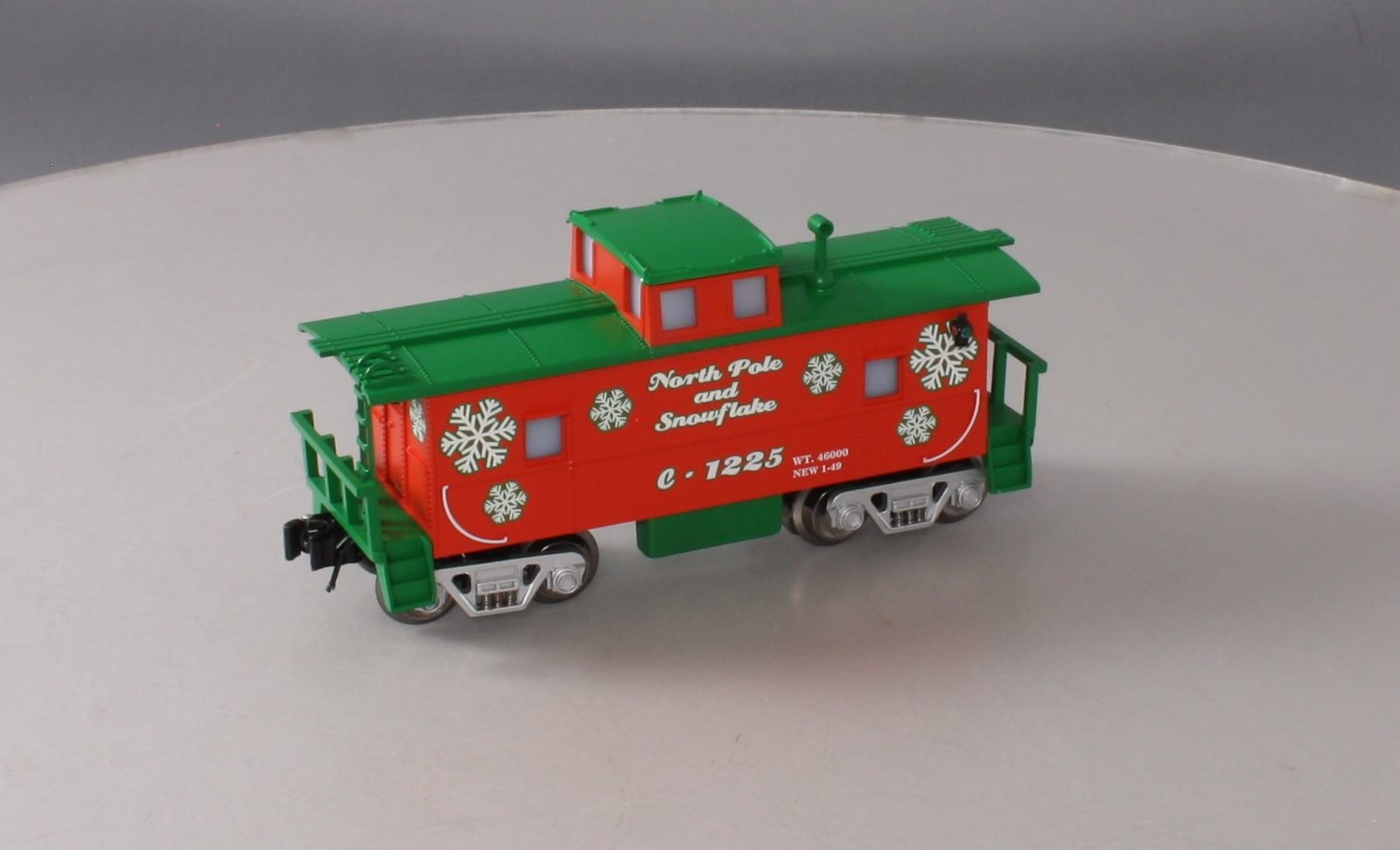 RMT 96950 O Christmas Caboose with Operating Marker Lights