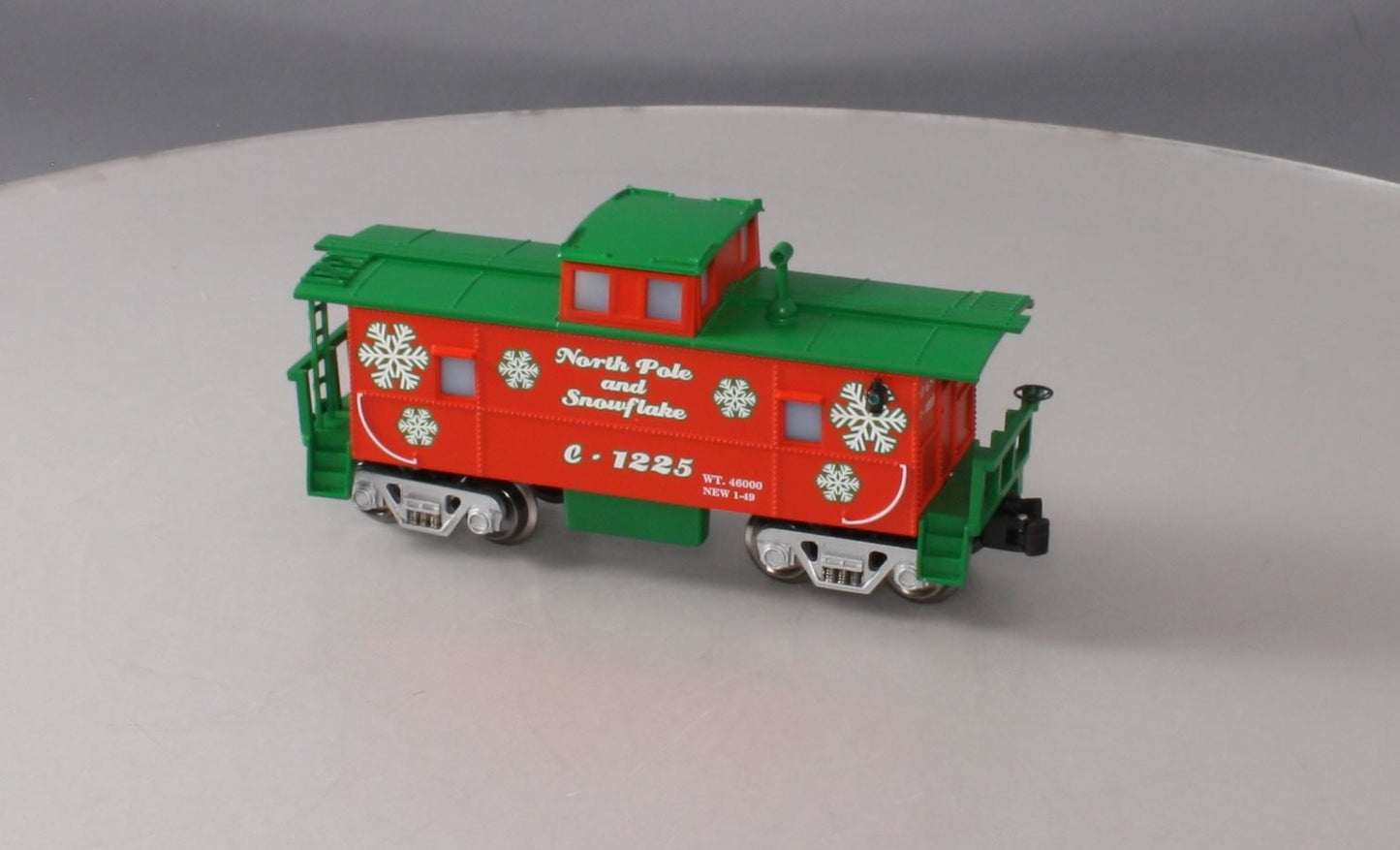 RMT 96950 O Christmas Caboose with Operating Marker Lights