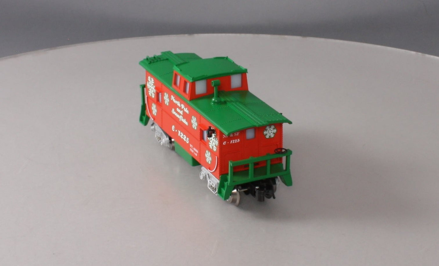 RMT 96950 O Christmas Caboose with Operating Marker Lights