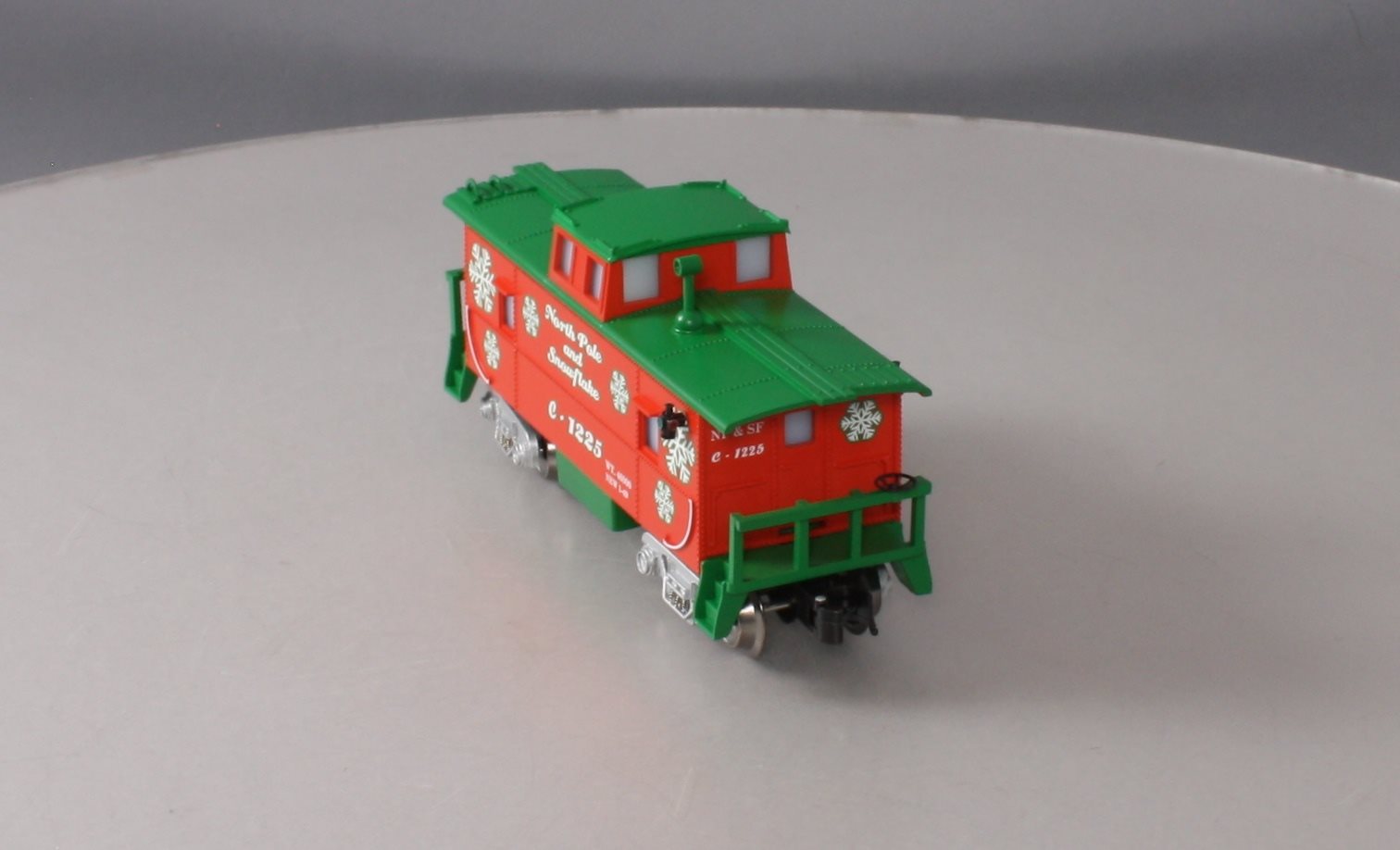 RMT 96950 O Christmas Caboose with Operating Marker Lights