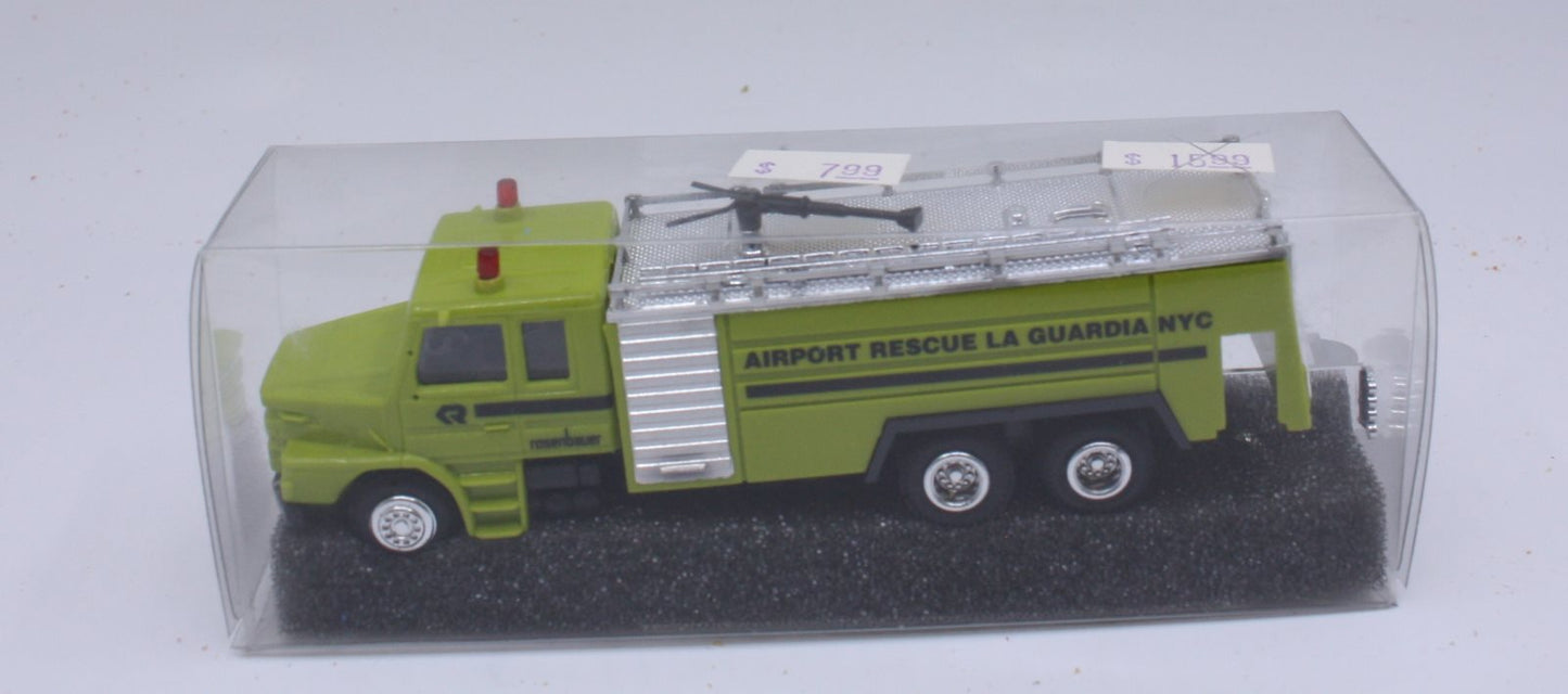 Praline 3610 HO Scania Airport Rescue "Lexus