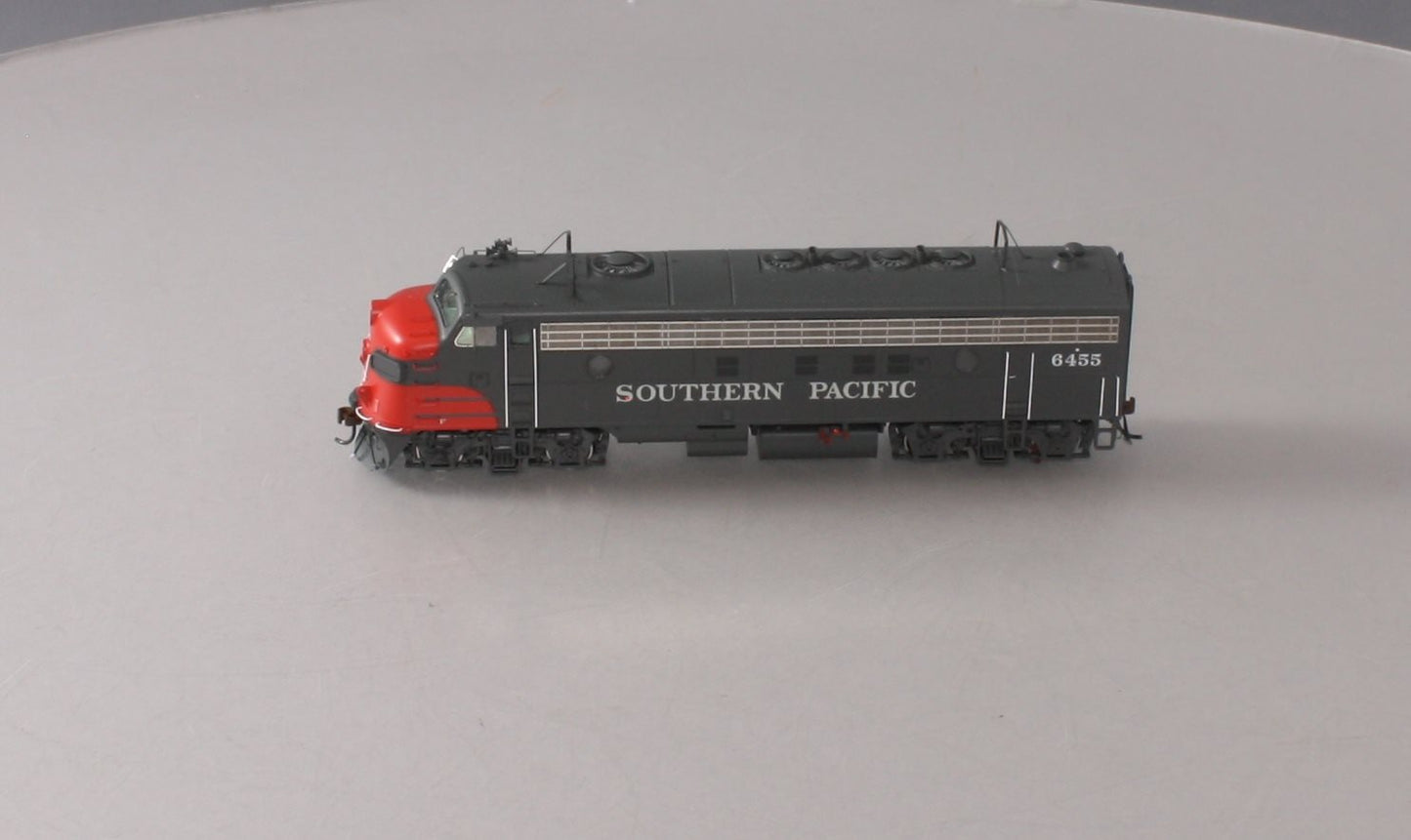 Athearn G22688 HO Southern Pacific EMD FP7A Diesel Loco w/DCC & Sound #6455