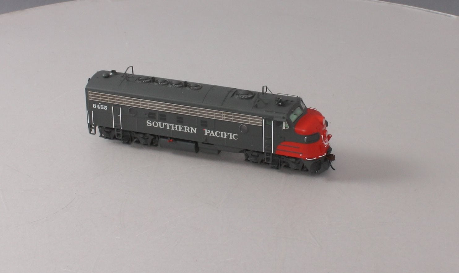Athearn G22688 HO Southern Pacific EMD FP7A Diesel Loco w/DCC & Sound #6455