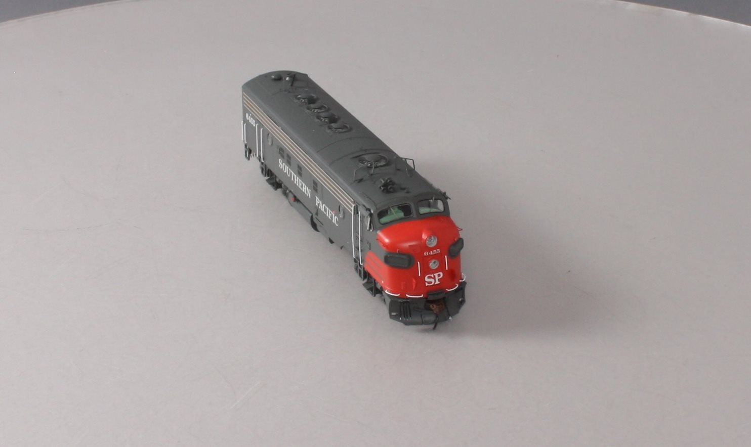 Athearn G22688 HO Southern Pacific EMD FP7A Diesel Loco w/DCC & Sound #6455