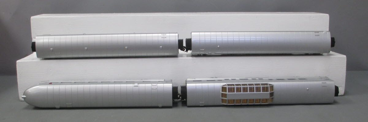 MTH 30-67650 O Gauge ATSF RailKing 60' Streamlined Passenger Cars (Set of 4)