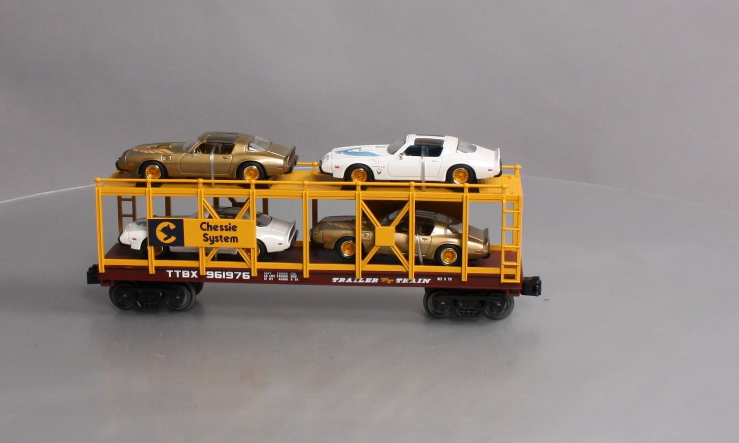 MTH 30-76642 O Chessie Auto Carrier Flat Car with 4 '79 Pontiac Firebird
