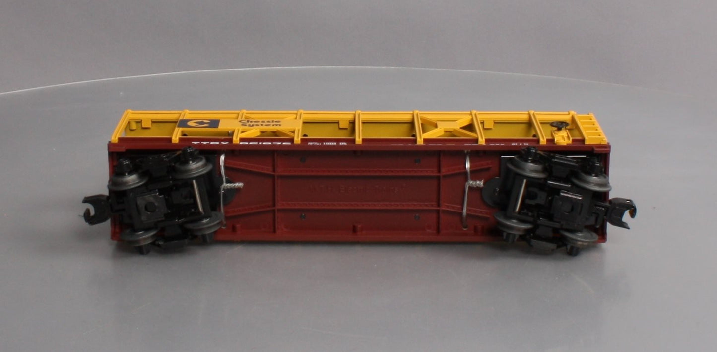 MTH 30-76642 O Chessie Auto Carrier Flat Car with 4 '79 Pontiac Firebird