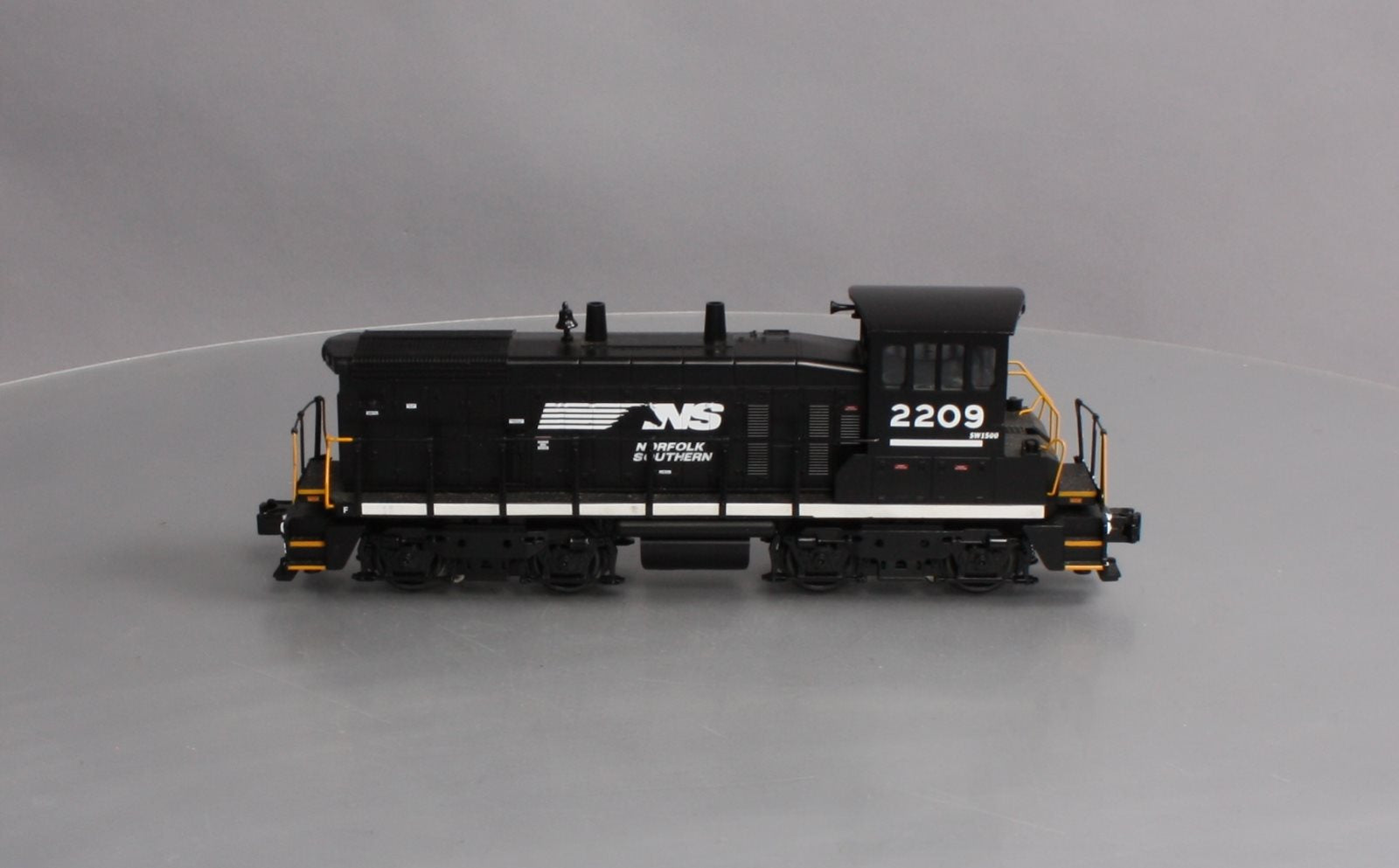 MTH 30-20068-1 Norfolk Southern SW1500 Switcher Diesel Engine w/PS 3.0 #2209