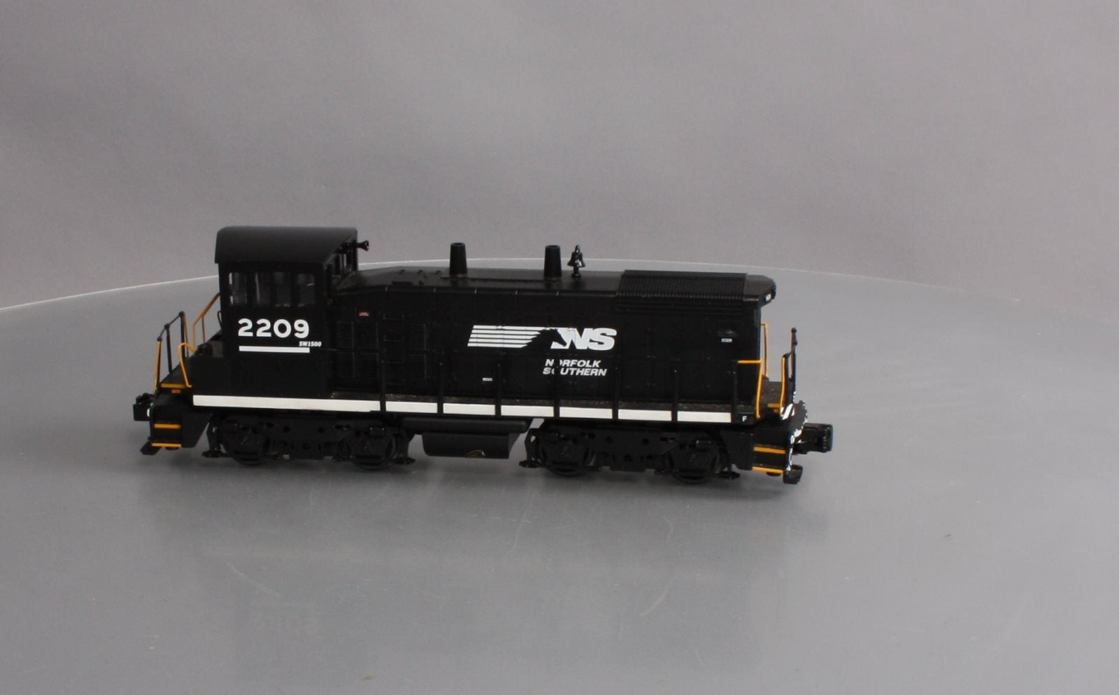 MTH 30-20068-1 Norfolk Southern SW1500 Switcher Diesel Engine w/PS 3.0 #2209