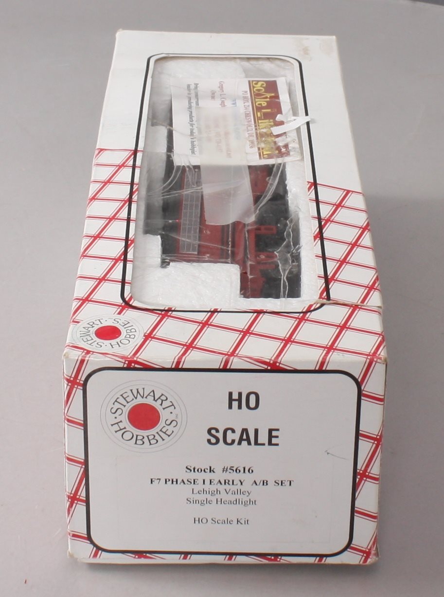 Stewart 5616 HO Lehigh Valley EMD F7 A/B Phase I Early Diesel Locomotive Set