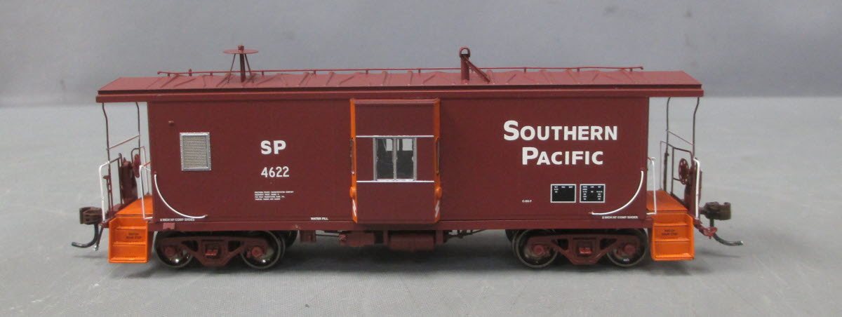 Athearn G63053 SP HO Bay Window C-50-7 Caboose w/Lights #4622